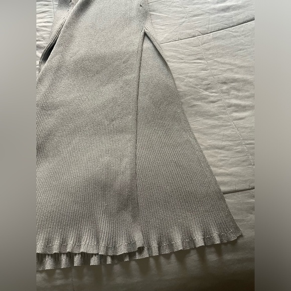 Devon Windsor Kade Twist Metallic Silver Stretch Knit Maxi Skirt XS Side Slit - Picture 4 of 9